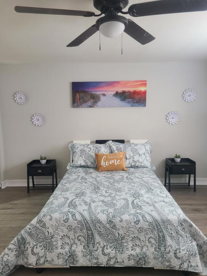 Diamond 4 Apartment Tampa Luaran gambar